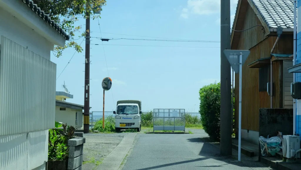 Pemandangan alam yang asri di pinggiran kota Tokyo.